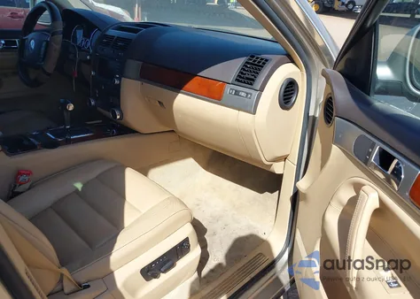 2004 Volkswagen Touareg V8 from USA, damaged, VIN WVGCM77L64D076276